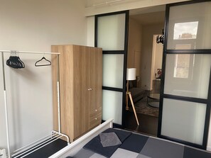 2 chambres, fer et planche Ă repasser, Wi-Fi, draps fournis