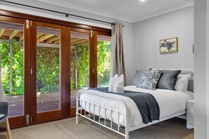 4 bedrooms, desk, iron/ironing board, travel cot