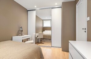 1 chambre, bureau, fer et planche à repasser, Wi-Fi