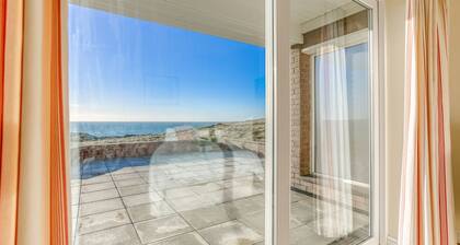 Min y Mor - a sea view that sleeps 8 guests in 4 bedrooms