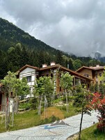 Konaklama yerinin ön cephesi