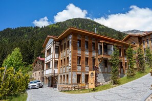 Front of property - Ayder Altiparmak  Suit (Camlihemsin)
