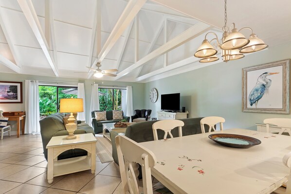 Smart TV, fireplace, books, offices