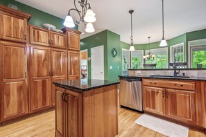 Interior - Evergreen Estate (Blacksburg)