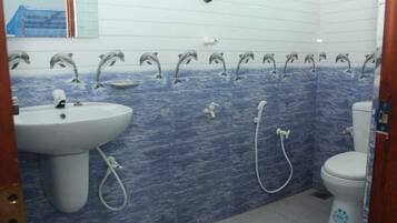 Dutxa, bidet, tovalloles i sabó