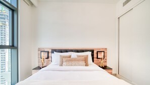 Deluxe-Apartment, Balkon, Meerblick | 1 Schlafzimmer, Zimmersafe, Verdunkelungsvorhänge, Bügeleisen/Bügelbrett