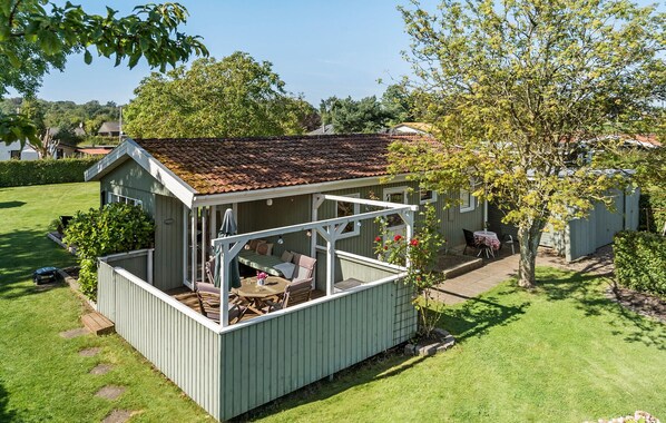 Outdoor dining - 3 bedroom cozy home in Haderslev (Haderslev)