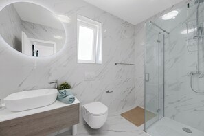 Hårtørrer, håndklæder, Sæbe, Shampoo