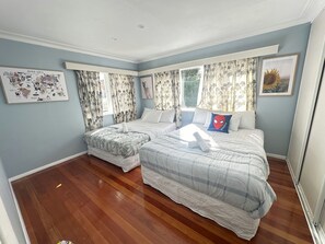 4 chambres, fer et planche à repasser, Wi-Fi, literie fournie