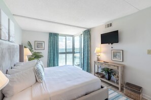 2 bedrooms, iron/ironing board, free WiFi, bed sheets - Bayfront & One-of-a-Kind – Walk to the Beach, Stay for the Views (Ocean City)