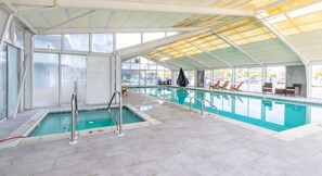 Piscine intérieure, piscine chauffée