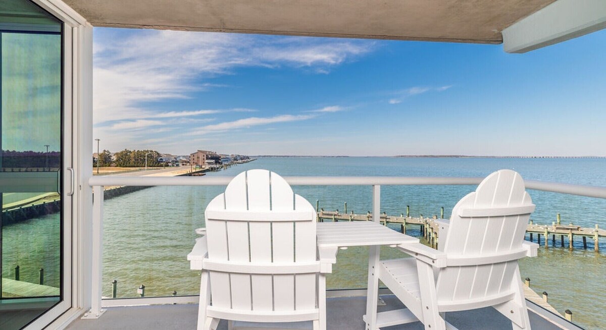 Newly Updated-3rd Fl-Bayviews-2BR Condo