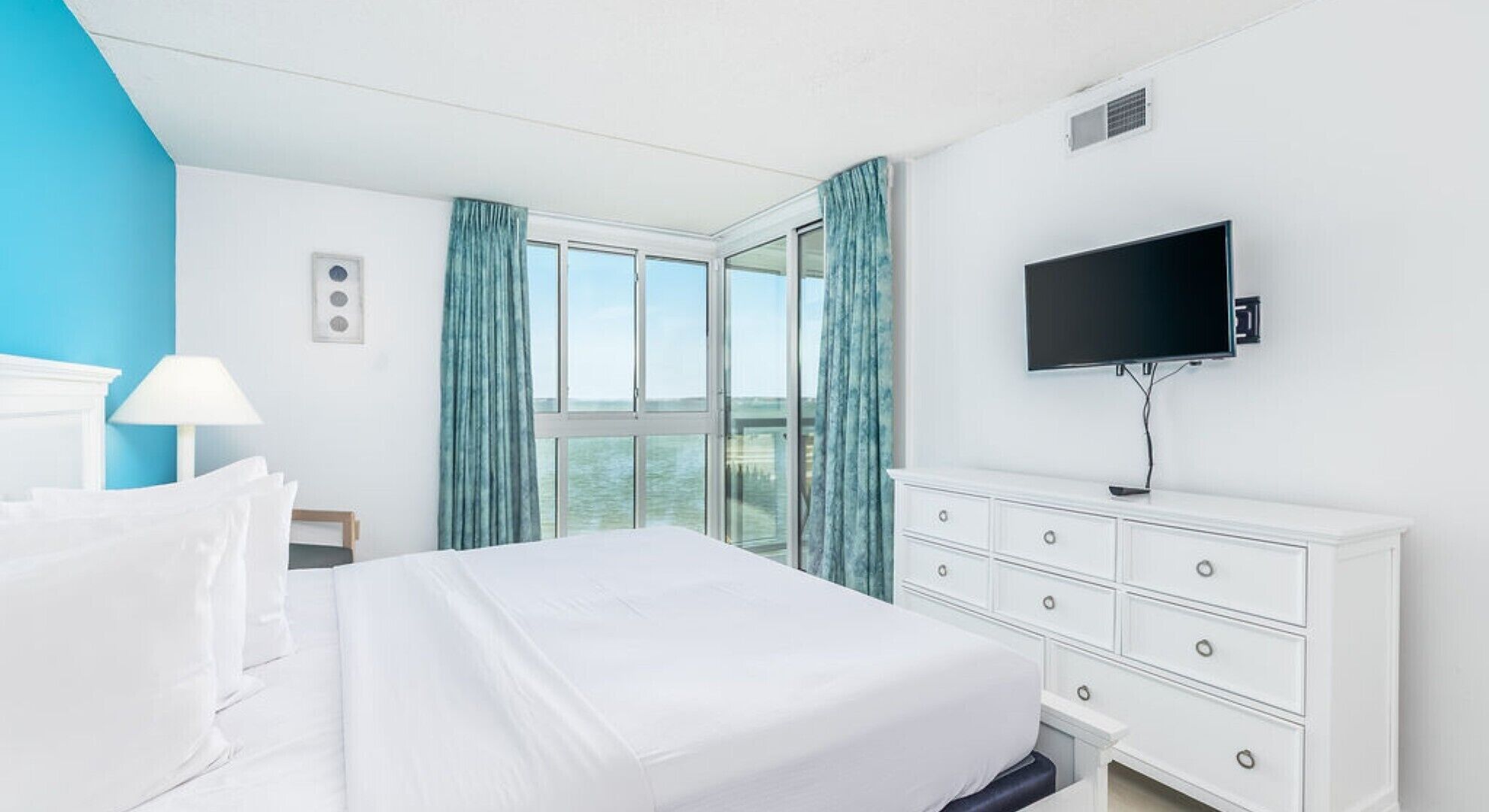 Crab Feast Headquarters | Bay Views & Beach Days Await - Ocean City, MD