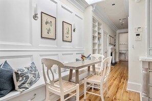 Dining - Luxury Rooftop Penthouse - King Street! (Charleston)