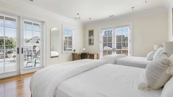 3 habitaciones, tabla de planchar con plancha, cuna de viaje y wifi