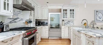 Luxury Rooftop Penthouse - King Street!