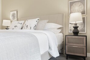 2 Schlafzimmer, Schreibtisch, Bügeleisen/Bügelbrett, Reisekinderbett