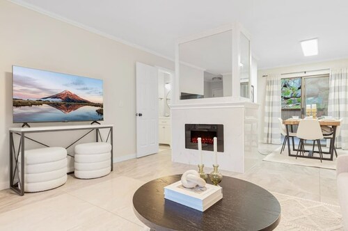 Bellevue Modern Luxe Townhouse near DT /520/ I405