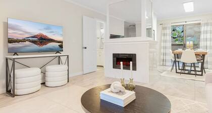 Bellevue Modern Luxe Townhouse near DT /520/ I405