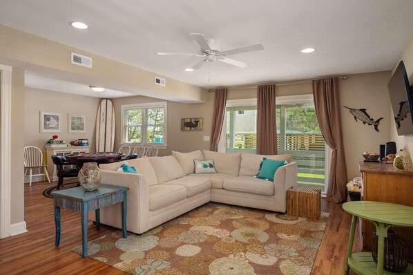 TV, table football, books - Updated 4BR Home that's Close to the Ocean! (Nags Head)