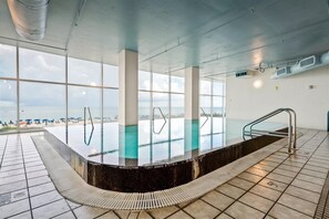 Innenpool, beheizter Pool