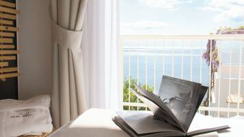Single Room, Balcony, Sea View | Minibar, in-room safe, blackout drapes, soundproofing