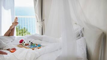 Single Room, Balcony, Sea View | Minibar, in-room safe, blackout drapes, soundproofing