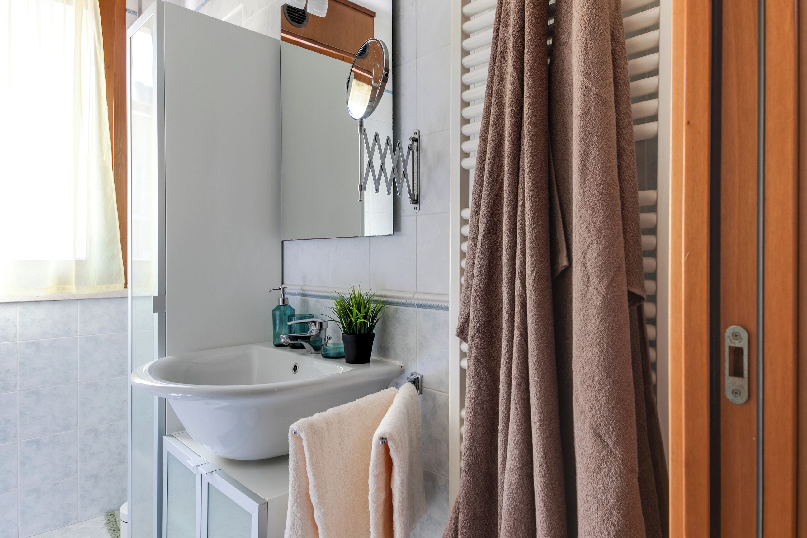 Doccia, asciugacapelli, bidet, asciugamani