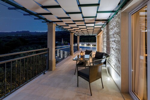 Private Villa overlooking the sea