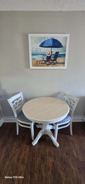 Dining - Oceanview Efficiency DW607 (Myrtle Beach)