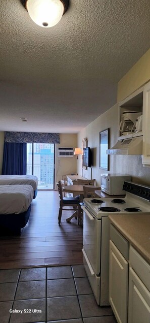 1 chambre, fer et planche Ă repasser, Wi-Fi, draps fournis