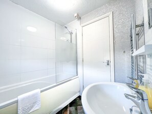 Comfort House, Private Bathroom | Bathroom