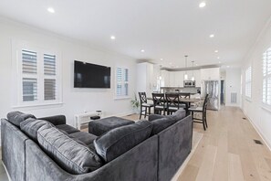 Smart TV - Perfect Getaway – Steps from the Beach! (Manasquan)