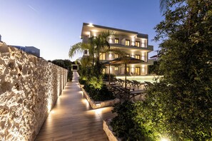 Exterior detail - Sun City Luxury Apartments (Rhodes)