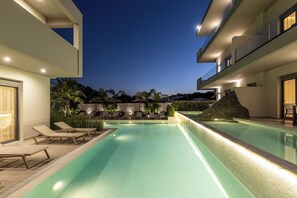 Seasonal outdoor pool - Sun City Luxury Apartments (Rhodes)