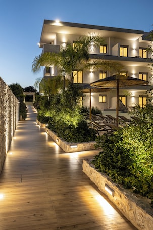 Exterior. Sun City Luxury Apartments
