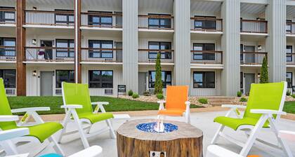 Close to The Landing & Branson Convention Center