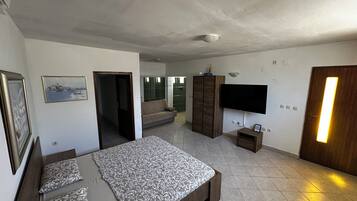 Condo familiar, vista al jardín | Ropa de cama de alta calidad y camas con efecto memoria