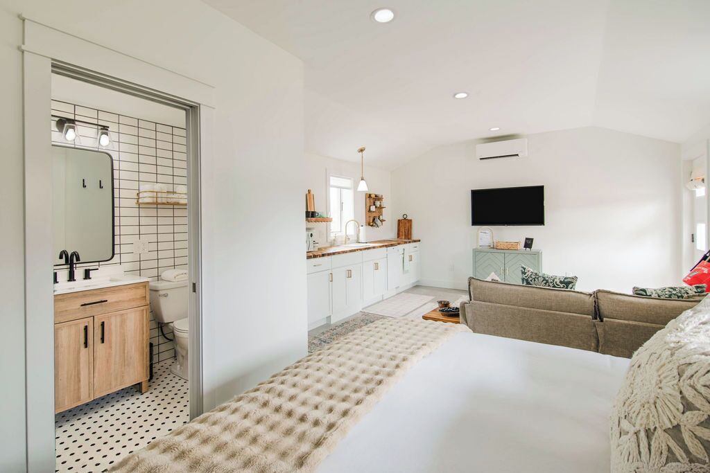 1 bedroom, travel crib, free WiFi, bed sheets