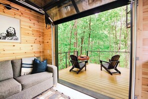 Terrace/patio - (Charlevoix)