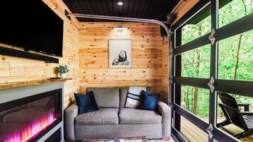 Smart TV, fireplace, DVD player