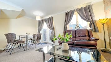 Comfort House, Private Bathroom | Lounge