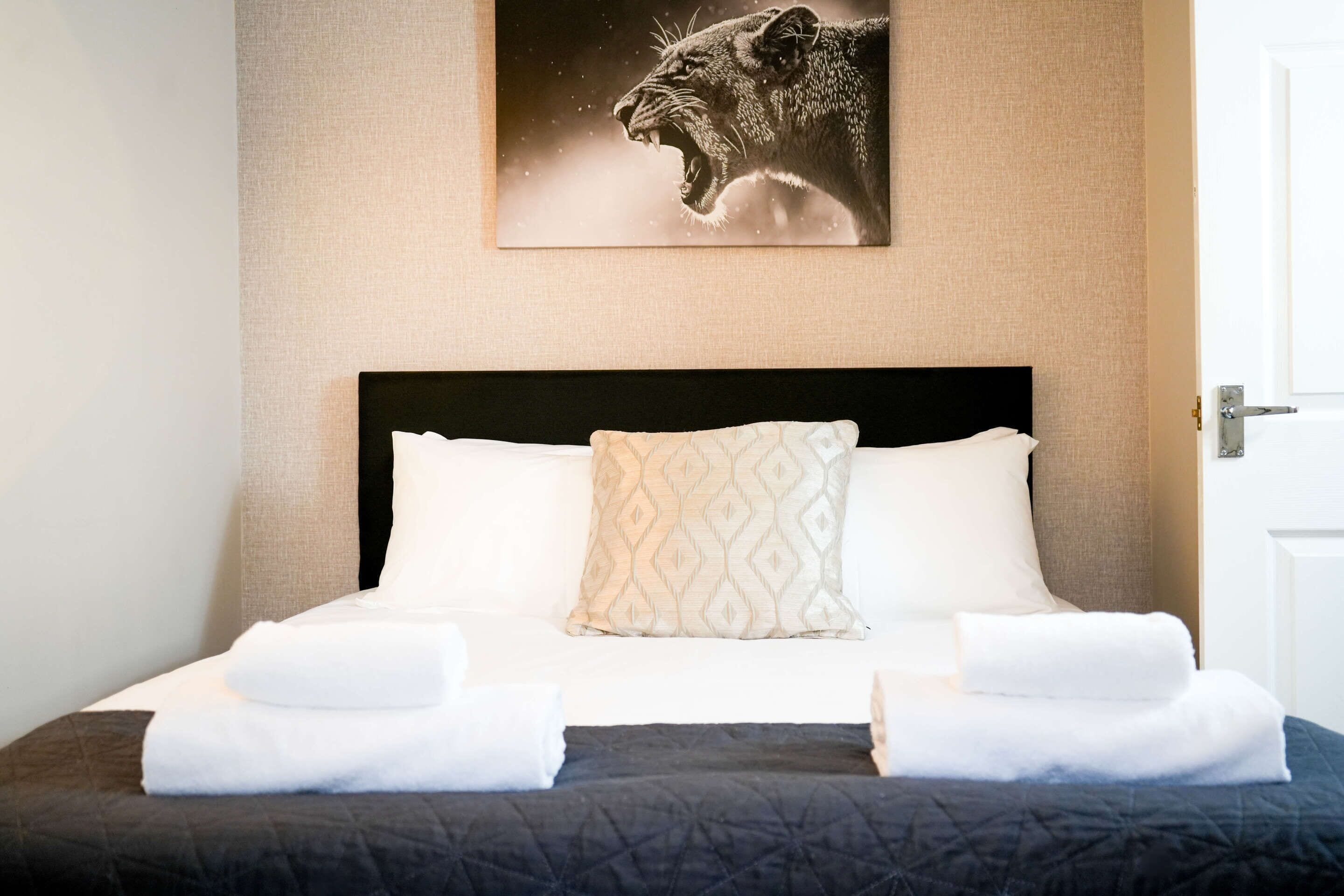 Comfort House, Private Bathroom | 3 bedrooms, free WiFi