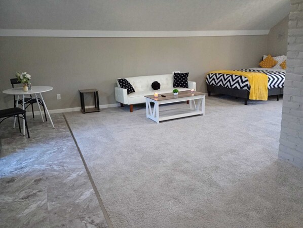 1 dormitorio, tabla de planchar con plancha, wifi gratis y ropa de cama