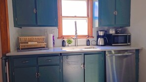 Cookware/dishes/utensils