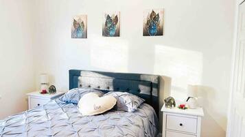 2 bedrooms, iron/ironing board, free WiFi, bed sheets