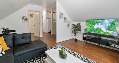 TopFloor Near Airport One bedroom CLE