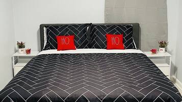 3 bedrooms, desk, iron/ironing board, free WiFi