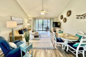 テレビ、卓球台