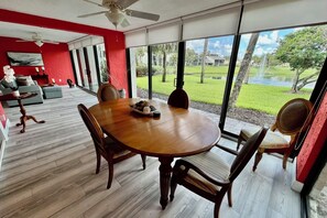 Dining - 1st floor, 2bed/2bath, short walk to both beach and indoor/outdoor pool! (Saint Augustine)